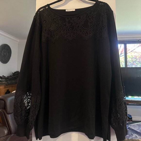 Luisa Viola Black Blouse with Lace detailing - Picture 1 of 7